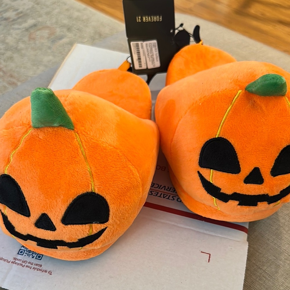 Halloween Forever 21 Orange Pumpkin Slippers